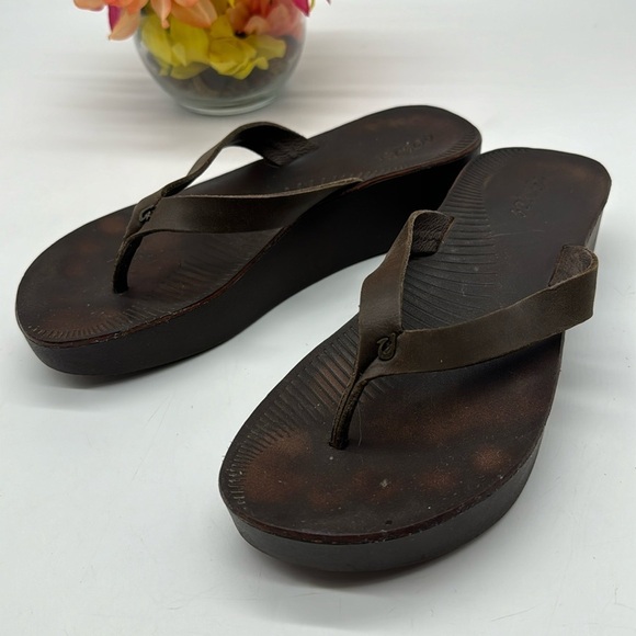 OluKai Ao Loa Brown Leather Platform Flip Flops Size 8 FFFT6817 - Picture 1 of 7